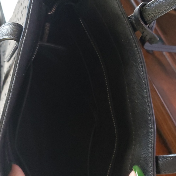 Michael kors black tote bag with design - Picture 2 of 2